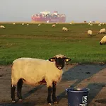 Comfort Steps From The North Sea Апартаменты Куксхафен