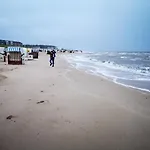 Апартаменты Comfort Steps From The North Sea Куксхафен