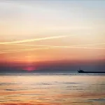 Comfort Steps From The North Sea * Куксхафен