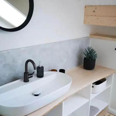 Lägenhet Comfort Steps From The North Sea *