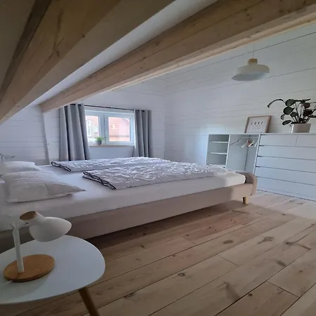 Lägenhet Comfort Steps From The North Sea *