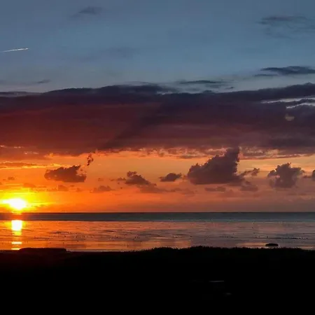 Comfort Steps From The North Sea