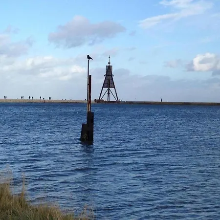 Lägenhet Comfort Steps From The North Sea *