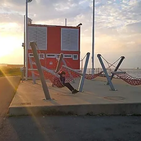 Comfort Steps From The North Sea