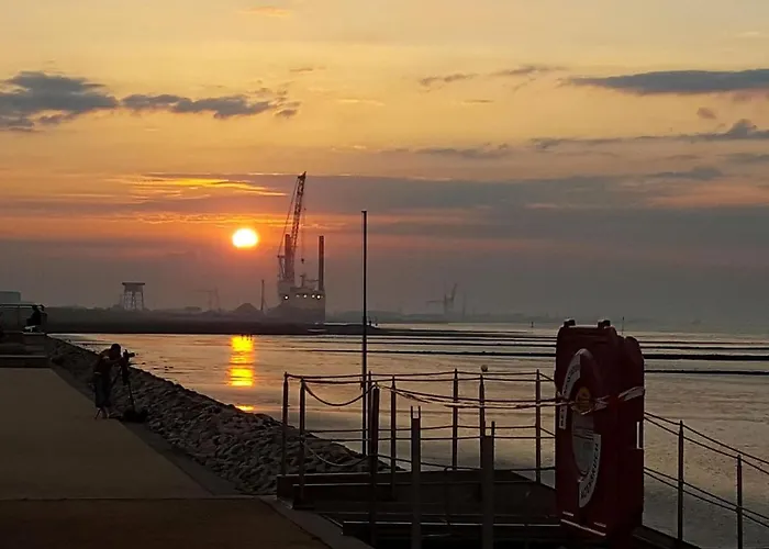 Comfort Steps From The North Sea Apartament *